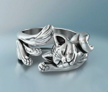 Stretching cat silver Ring - Adorable, great detail & storage bag included