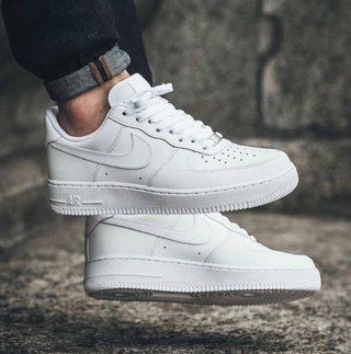 NIKE Air Force 1 Low' 07 TRIPLE WHITE SIZE 10 NEW IN BOX