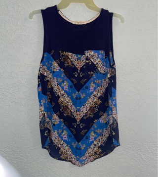 Ladies, blue and graphic rewind, size M tunic top