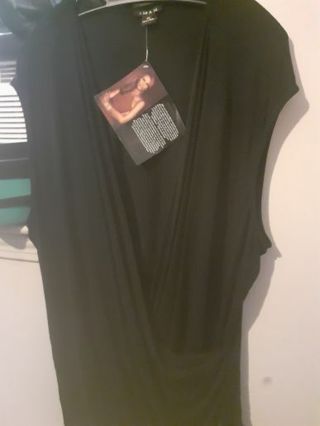 Iman womans top, black.