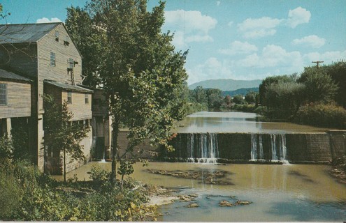 Vintage Unused Postcard: h: Old Mill at Pigeon Forge, TN