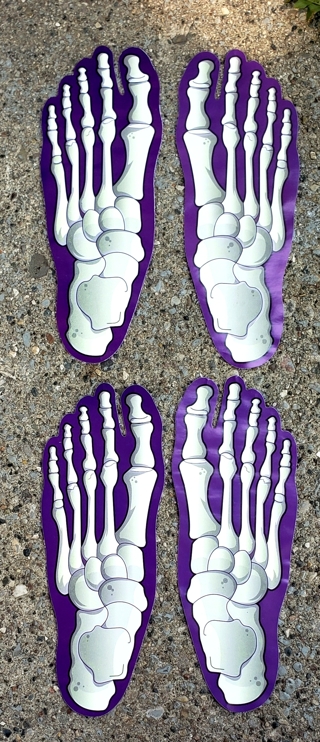 5 SKELETON GLITTER PAPER FOOT PRINTS STYLE 1