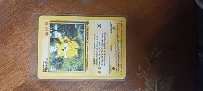 Pikachu Pokémon Card