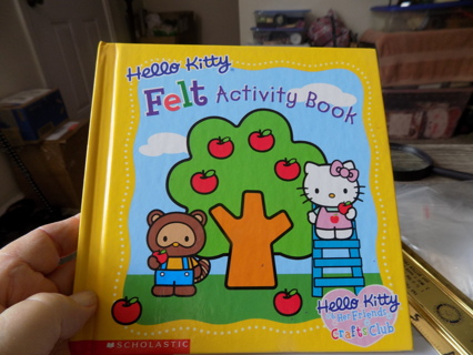 Hello Kitty Felt activity book Hello Kitty & friends Craft club Scholastic books hard cover