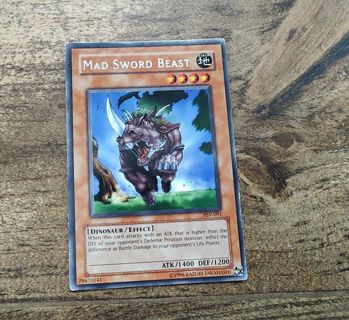 Yu-Gi-Oh Card Mad Sword Beast silver foil title