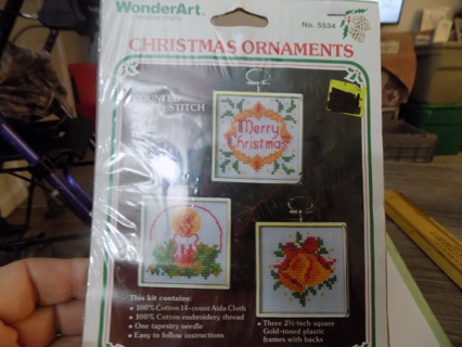 NIP Wonder Art Christmas Needlepoint  Ornaments 3 design & frames