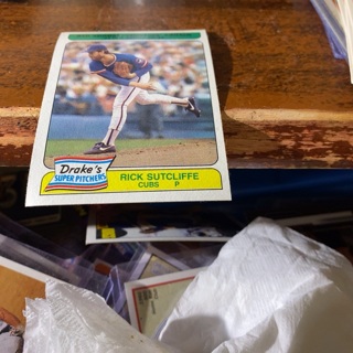 1985 topps drake’s super pitchers Rick sutcliffe baseball card 