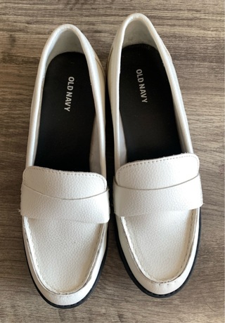 Old Navy Women’s White Loafers With Black Soles Size 9 Preowned