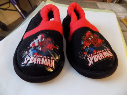 Spiderman child's slippers size 5-6