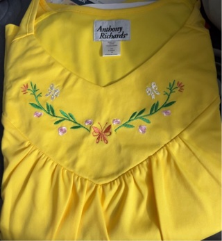 New: Anthony Richards Sz 5xL Yellow Embroidered, Pleated V-Neck Short-Sleeved Blouse. Very Pretty 