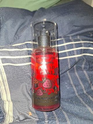 BBW strawberry pound cake fragrance mist