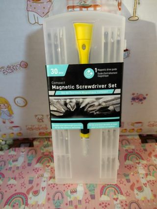 ✨✨✨BRAND NEW COMPACT MAGNETIC SCREWDRIVER SET(WITH 30 BITS!)✨✨✨