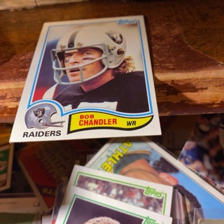 1982 topps Bob chandler football card 