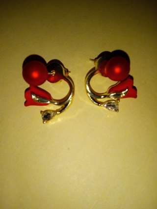 New GP Pearl and Roses Valentines Earrings Read description before bidding