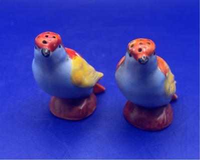 Small ceramic bird salt & pepper shakers