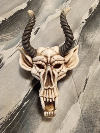 Demon Skull - Wall Hanging Decor - 8x4