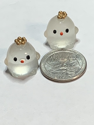 CROWN CHICKS~#15~WHITE~SET OF 2 CHICKS~GLOW IN THE DARK~FREE SHIPPING!