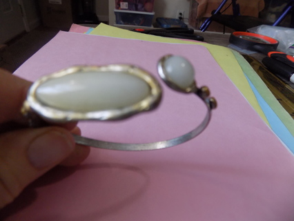 Vintage Bracelet silvertone 1 large oval white moonstone and 1 on end