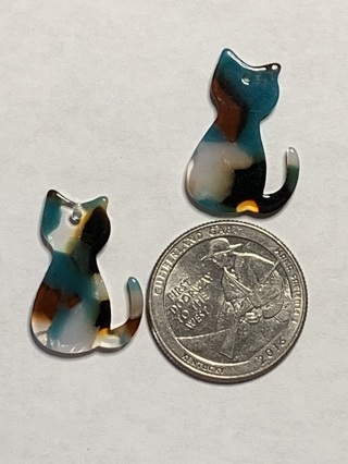 CAT CHARMS~#11~MARBLE COLORED~SET OF 2~FREE SHIPPING!