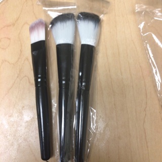 Makeup brushes1