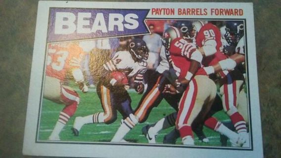 1987 TOPPS WALTER PAYTON BARRELS FORWARD CHICAGO BEARS FOOTBALL CARD# 43