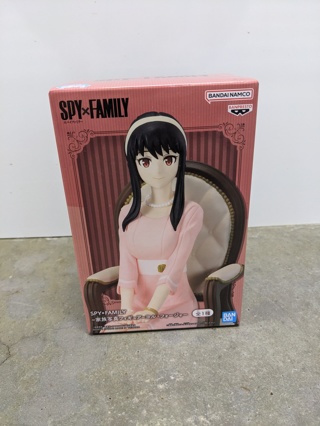 Spy x Family Yor Forger Family Photo Anime Figure (New, Unopened)