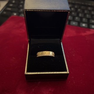 10k Yellow gold diamonds ring 