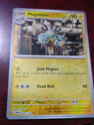 Pokémon 151 Magneton 82 /165 English TCG Reverse Holographic Holo Foil