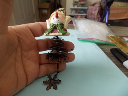 5 inch snowman resin on top spiral brown tree and snowflake