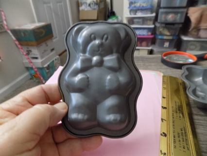 5 inch tall aluminum teddy bear  # 2mini cake/cupcake pan