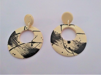 Women's Mod 80s Cream and Black Lucite Hoop Dangle Earrings