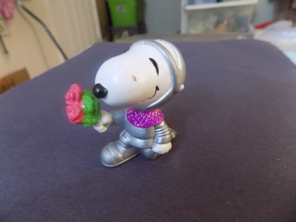 Vintage Snoopy in Knight in shining armor suit pvc toy