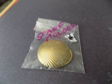 Goldtone ribbed shell shape scarf ring vintage