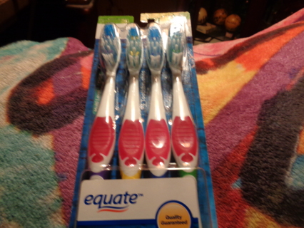 4 soft toothbrushes