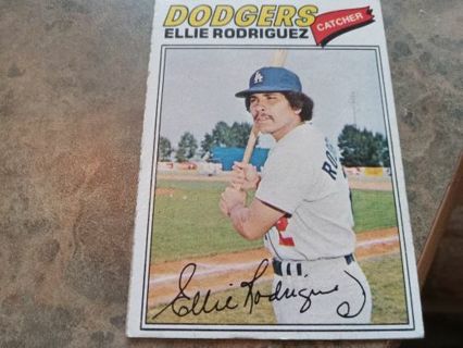 1977 TOPPS ELLIE RODRIGUEZ LOS ANGELES DODGERS BASEBALL CARD# 448