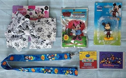 4 NEW / SEALED Disney MICKEY / MINNIE MOUSE Collectible or Usable Items