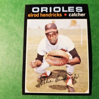 1971 Topps Vintage Baseball Card # 219 - ELROD HENDRICKS - ORIOLES - NRMT/MT