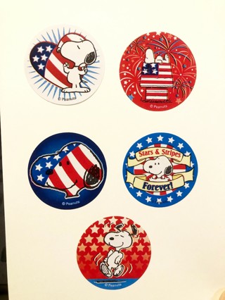 set of 5 1.5" Round SNOOPY Patriotic USA Stickers, Great for any use