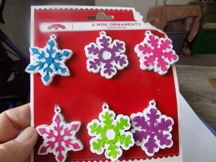 NIP set of 6 mini snowflake ornaments different colors