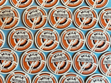 10 Unused vintage milk caps (collectible or craft supply) >> GIN for 20 caps!!