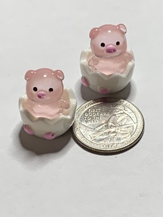 EGG SHELL ANIMALS~#7~PIGS~SET OF 2~GLOW IN THE DARK~FREE SHIPPING!