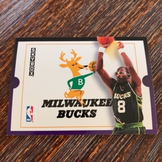 1992-93 Skybox - [Base] #296 Milwaukee Bucks (Moses Malone)