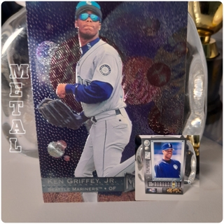 1996 Ken Griffey Jr METAL UNIVERSE Seattle Mariners