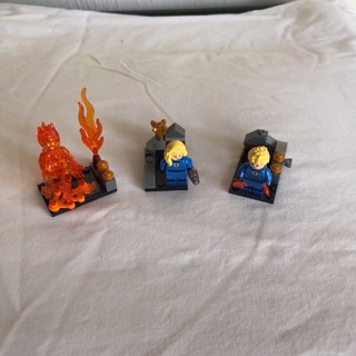3 Lego World Mini Figures 