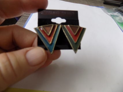 Post earrings 3 enamel different colors stacked triangle shape