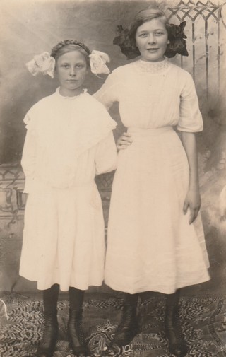Vintage Used Postcard: Pre Linen: Girl and Woman