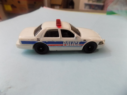 Matchbox 2006 white Crown Victoria police car