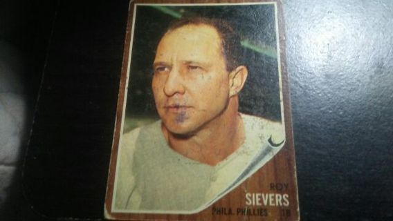 1961/1962 TOPPS ROY SIEVERS PHILADELPHIA PHILLIES BASEBALL CARD# 220 HAS CONDITION ISSUES