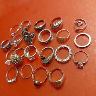 21 sterling silver rings 88 grams