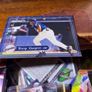 2000 fleer skybox impact tony Gwynn baseball card 